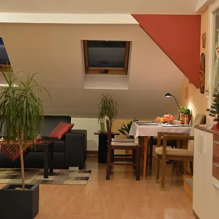 Eszter Apartamento *