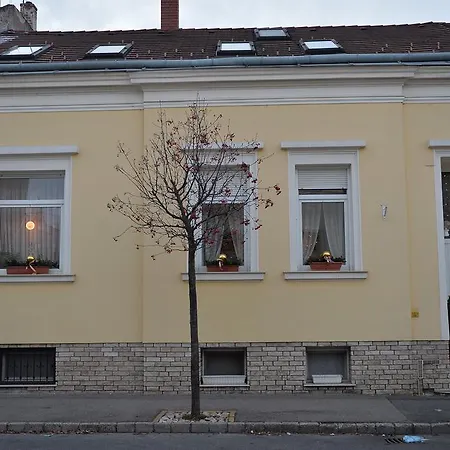 Eszter Apartmán